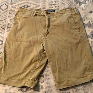 Men’s AE Khaki shorts